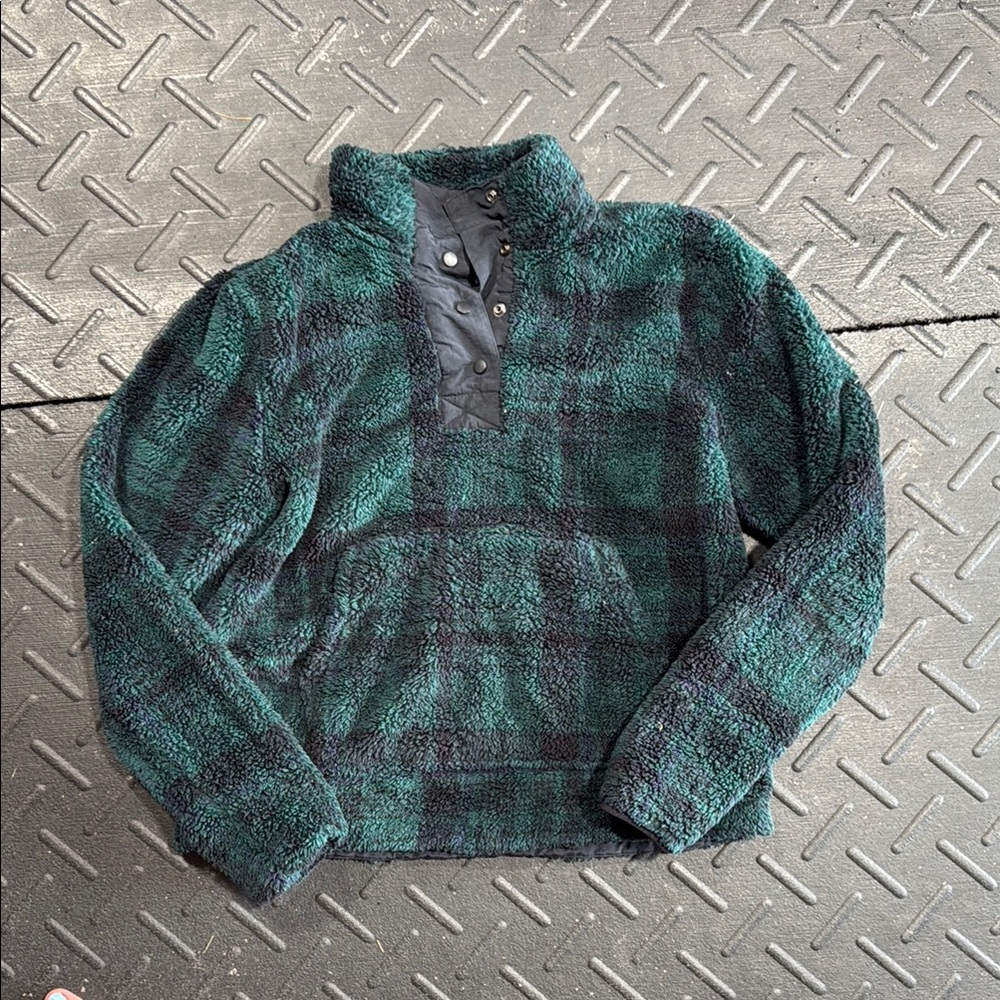 Women’s Green and Black Plaid Sweater